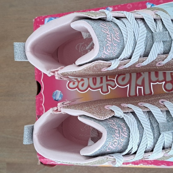 Sketchers Women's Twinkle Toes: HI-Lites-Heart Pop - Color: Rose Gold - Size: 8 - Picture 4 of 9